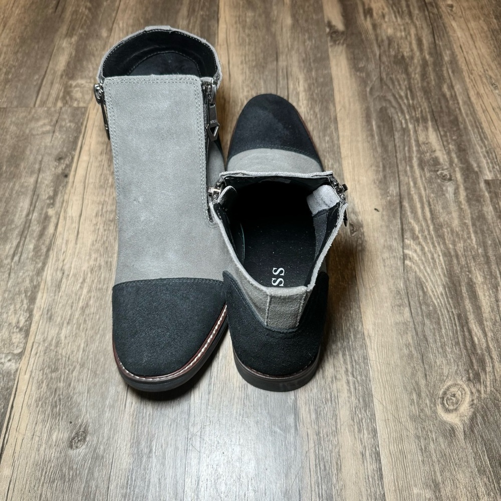 Guess chelsea boots SZ 10